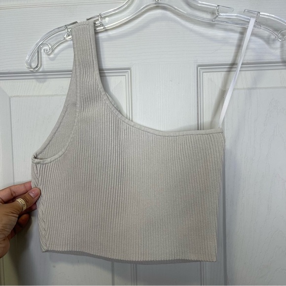 Aritzia Babaton Sculpt Knit One-Shoulder Cropped Tank Sz M - Picture 4 of 4